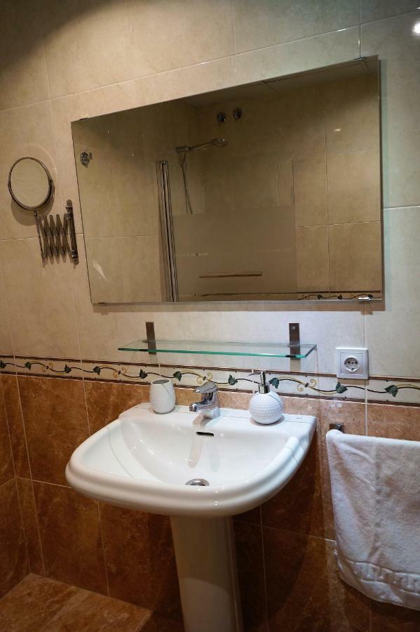 Apartamento Plaza Alfonso XII Málaga Eksteriør billede